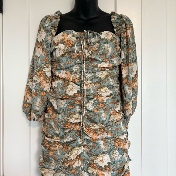 Hello‎ Molly Basque Sage Floral Ruched Mini Dress Size Small - Picture 4 of 14